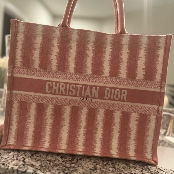 Large Dior pink book tote - Picture 2 of 8